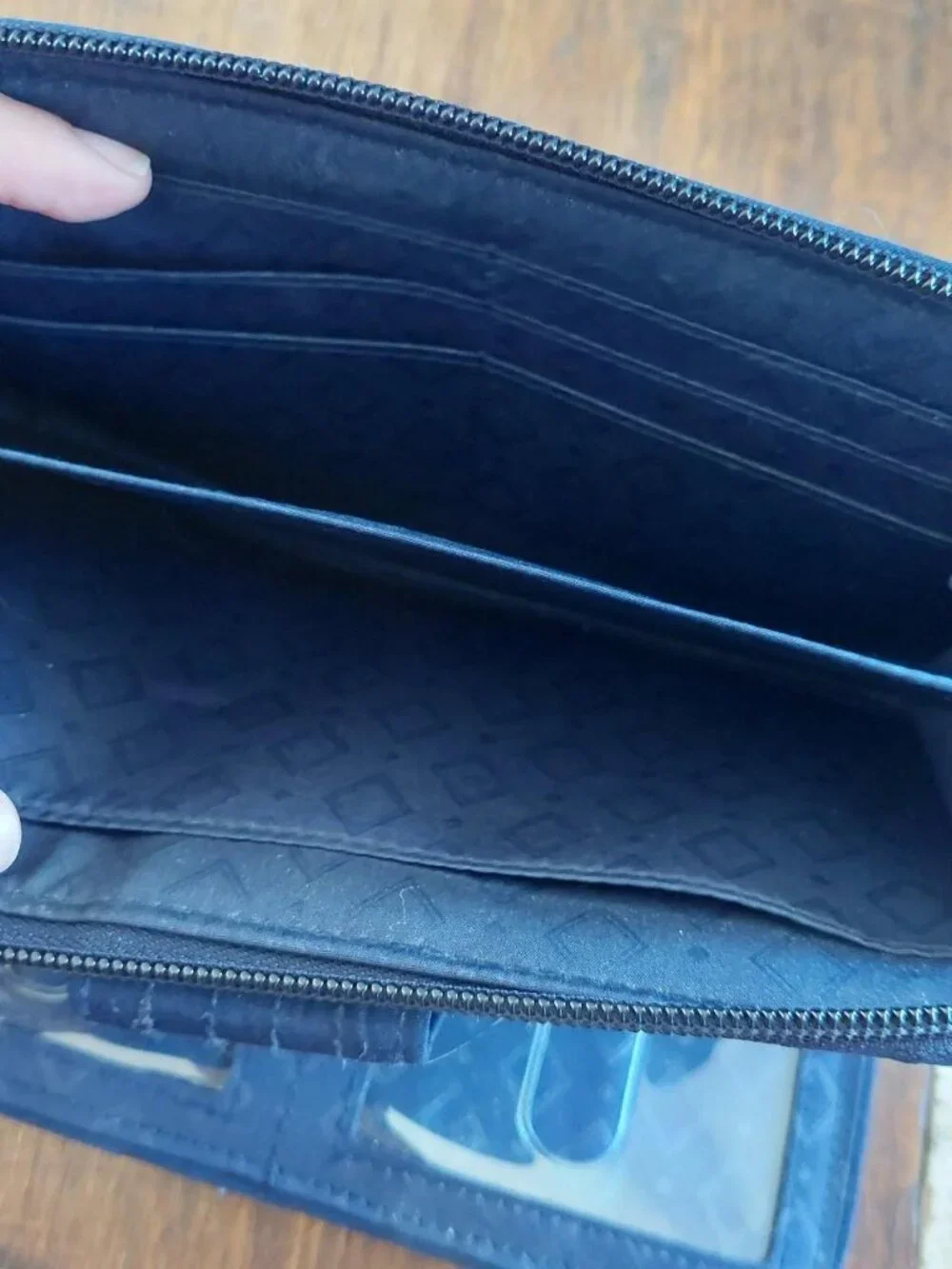 Vera Bradley navy blue quilted wallet #preppy #classic